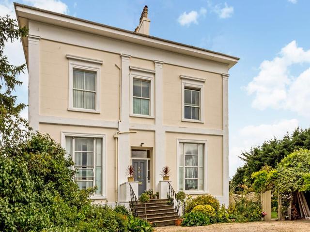 Apartment for rent in Warden Hill, Cheltenham