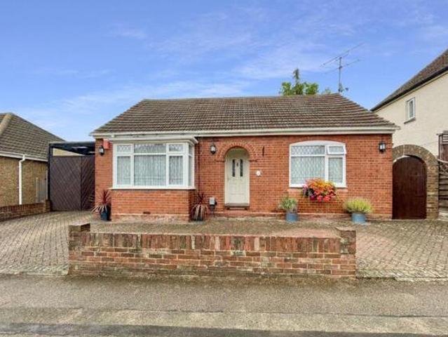 House for sale in Luton