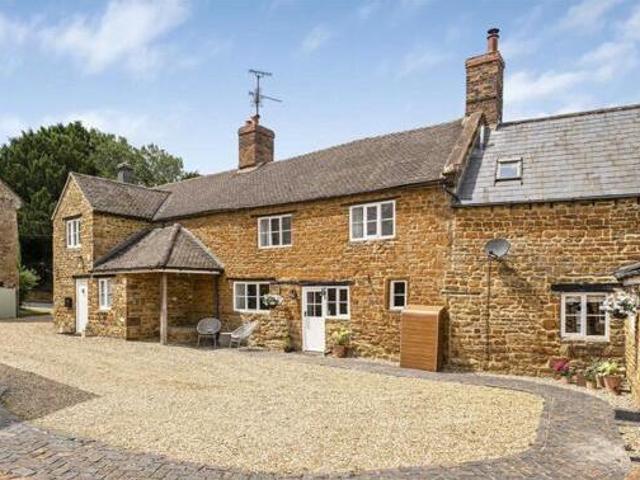 House for sale in Evershot, Oxfordshire