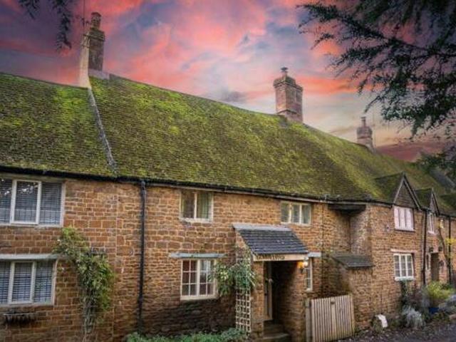 House for sale in Evershot, Oxfordshire