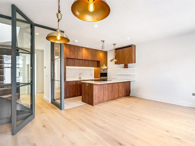 Apartment for rent in Fulham, Greater London