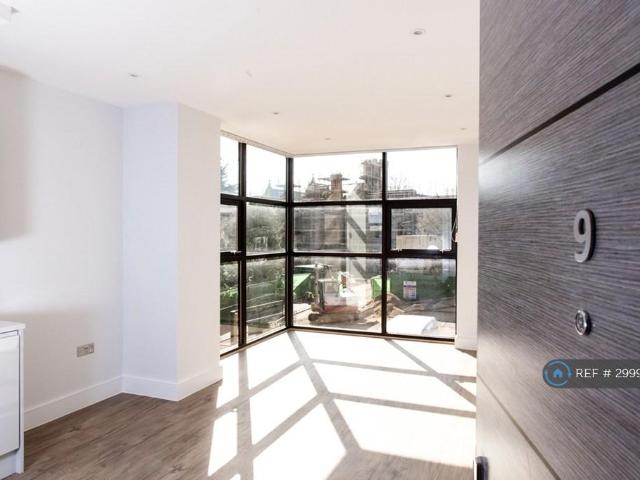 Apartment for rent in Slough