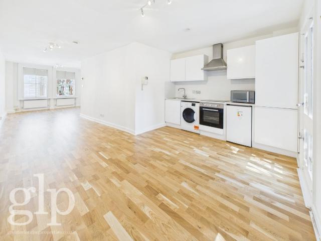 Studio for rent in Soho, Greater London