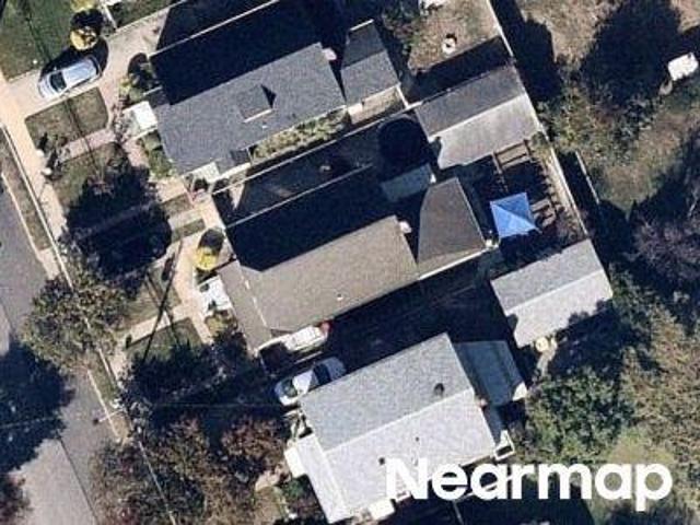 House for sale in Mineola