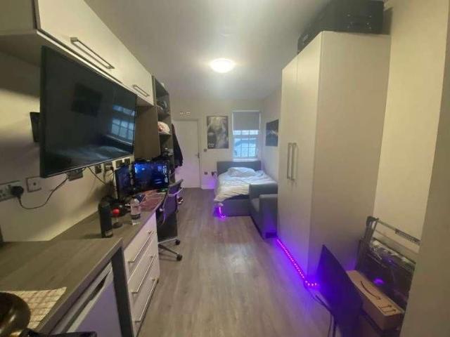 Studio for rent in St. Peters Quarter, Derby