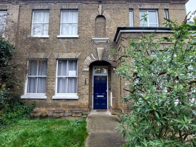 Room for rent in Hertford, Colliers End