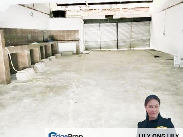Warehouse for rent in Malaka