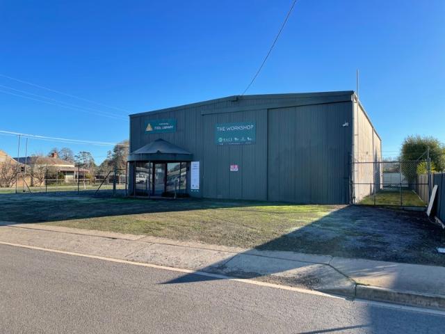 Warehouse for rent in Victoria