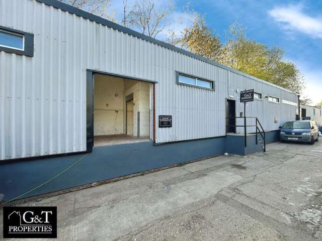 Commercial for rent in Cock Green, Rowley Regis