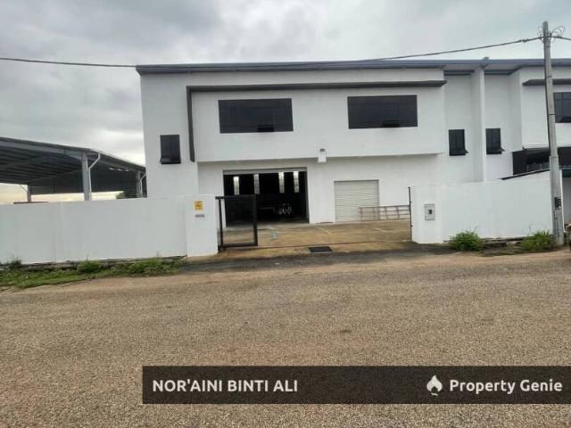 Warehouse for sale in Pahang