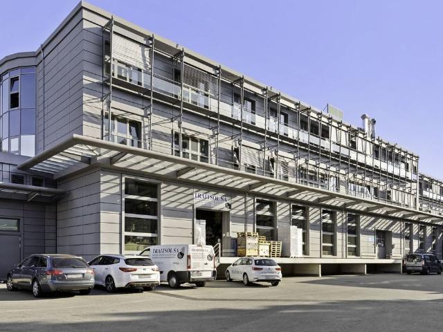 Industrie kaufen in Corcelles (NE)