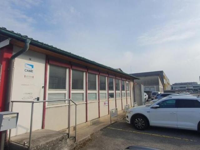 Industrie kaufen in Lancy
