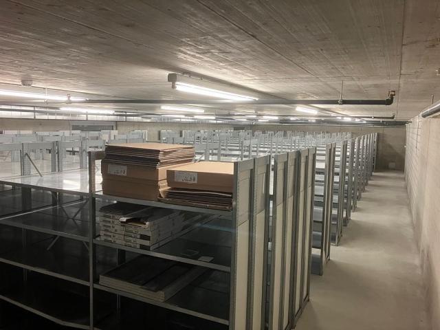 Industrie kaufen in Einigen, Zürich