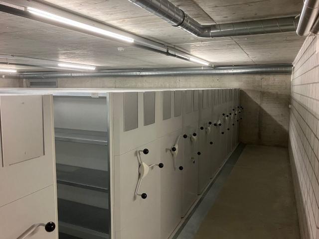 Industrie kaufen in Einigen, Zürich