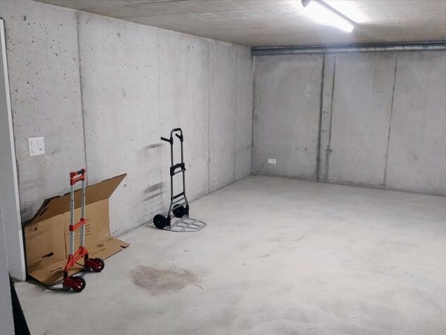 Industrie kaufen in Einigen, Zürich