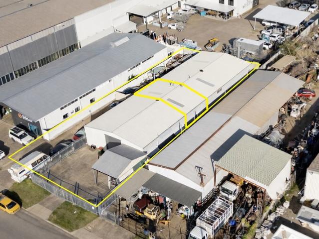 Warehouse for rent in Aitkenvale, Townsville