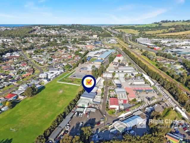 Warehouse for rent in Oak Flats Dc, New South Wales