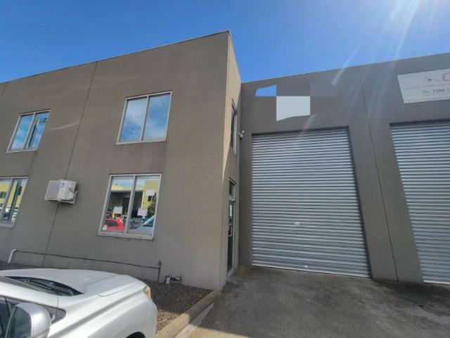 Warehouse for rent in Hoppers Crossing, Melbourne