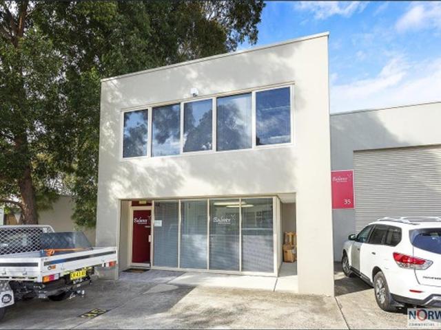 Warehouse for rent in Castle Hill Trading Zone, Sydney