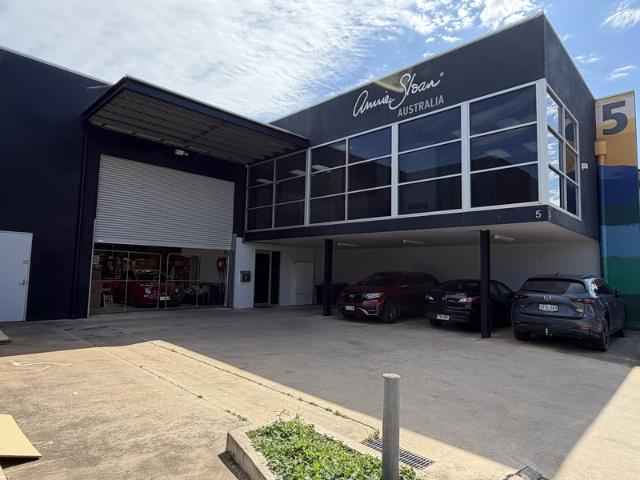 Warehouse for rent in Thebarton, Adelaide