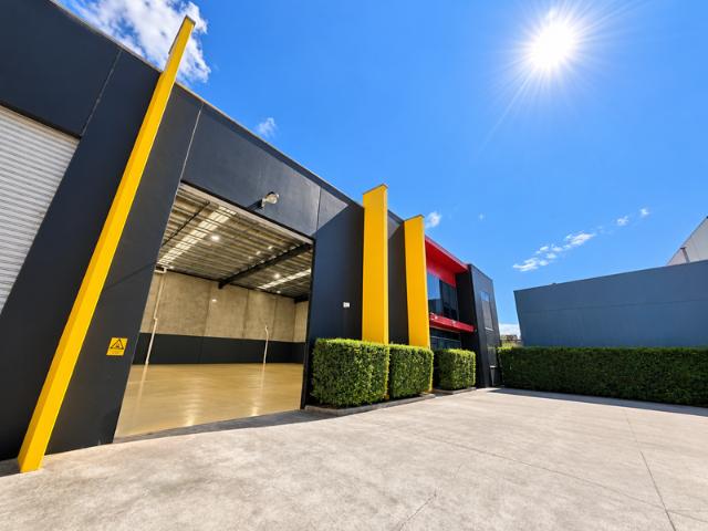 Warehouse for rent in Hallam, Melbourne