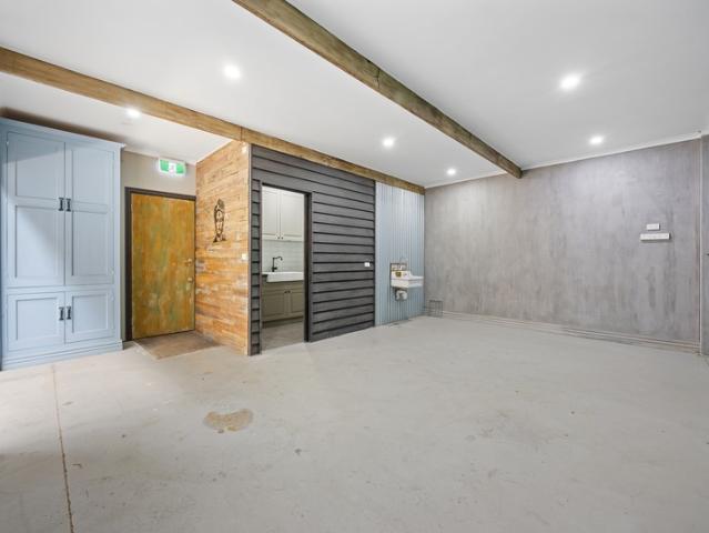 Warehouse for rent in Ballarat, Victoria