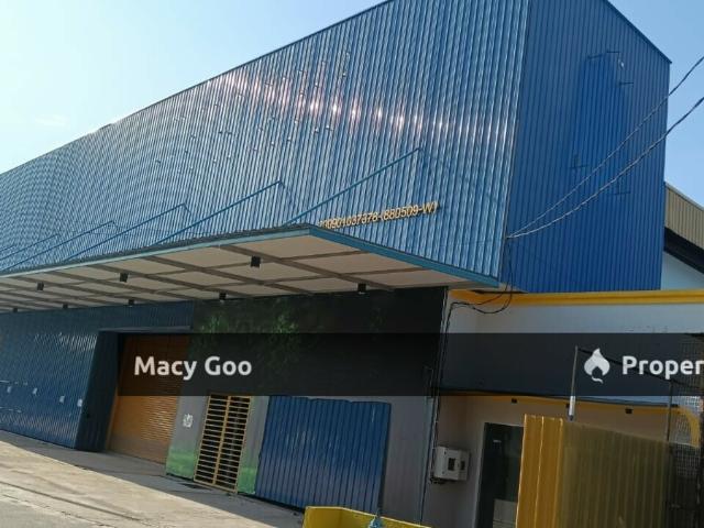 Warehouse for sale in Malaka