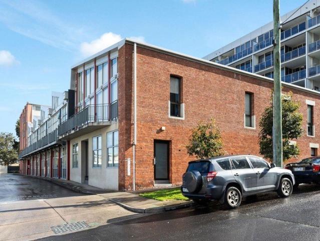 Townhouse for sale in Camerons Creek, Victoria