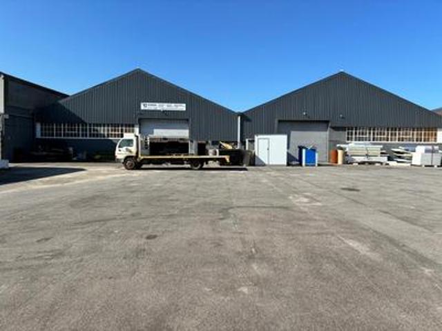 Commercial for rent in Port Elizabeth, Eastern Cape