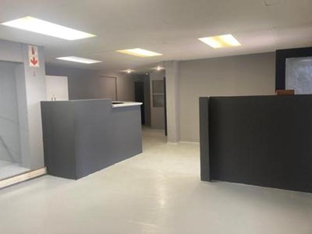 Commercial for rent in Holland Park, Gqeberha (Port Elizabeth)