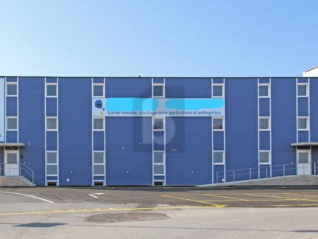 Industrie kaufen in Pampigny, Waadt