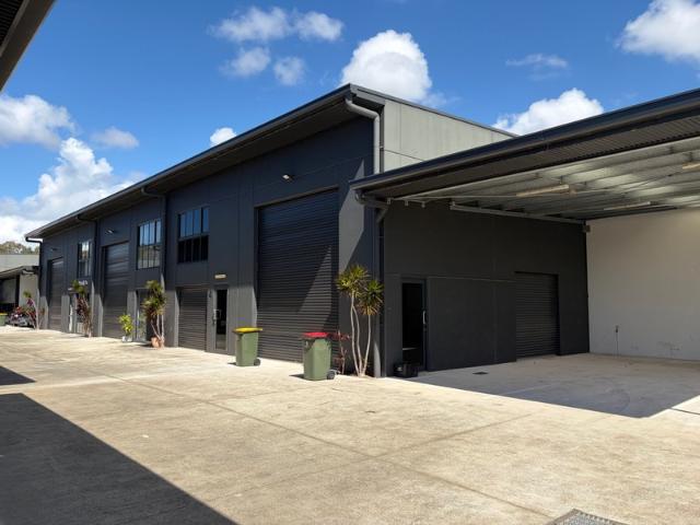 Warehouse for rent in Kings Creek, Queensland