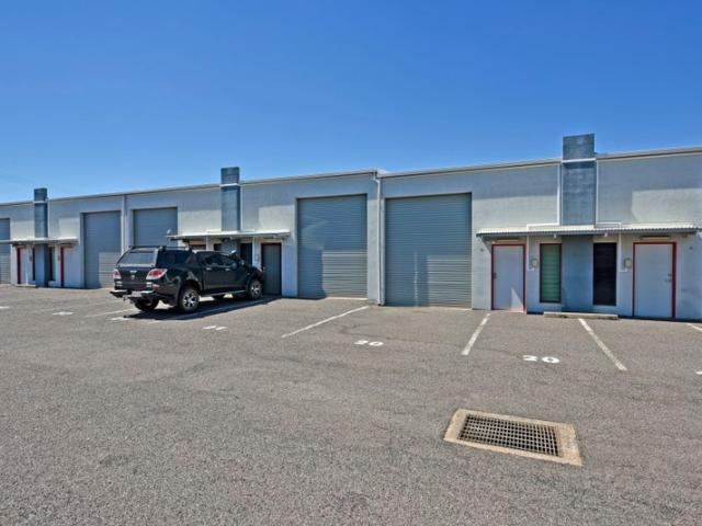 Warehouse for rent in Winnellie, Darwin