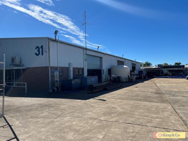Warehouse for rent in Toombul, Queensland