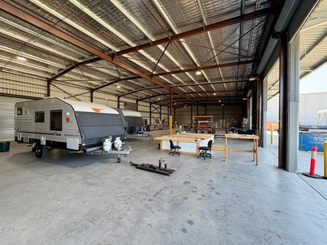 Warehouse for rent in Cardiff, Newcastle-Maitland