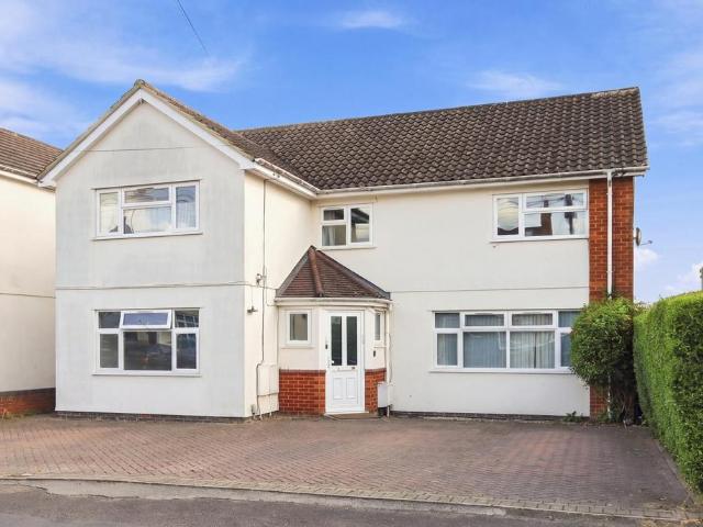 Apartment for rent in Pilgrims' Hatch, Brentwood