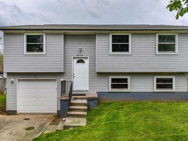 House for sale in Grove City