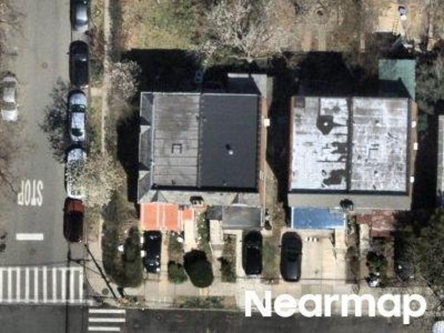 House for sale in The Bronx, Arverne
