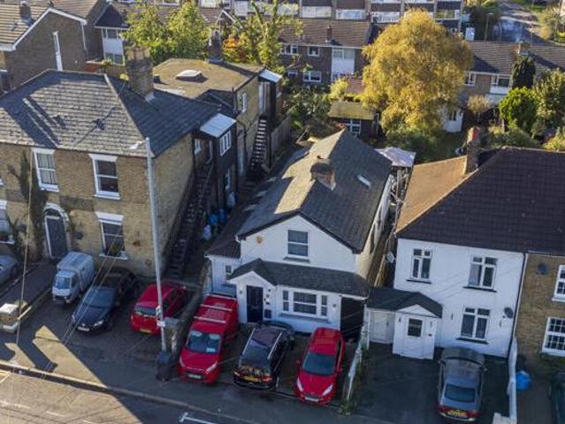 House for sale in The Galleries, Navestock Side