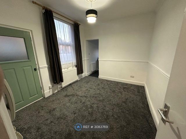 Studio for rent in The Galleries, Brentwood