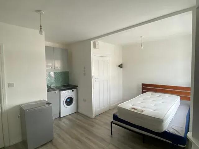 Studio for rent in London Borough of Croydon, Thornton Heath