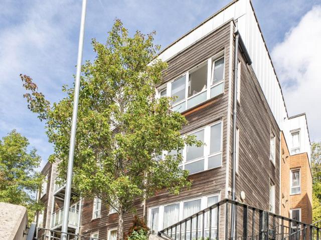 Apartment for rent in Caterham, Tandridge