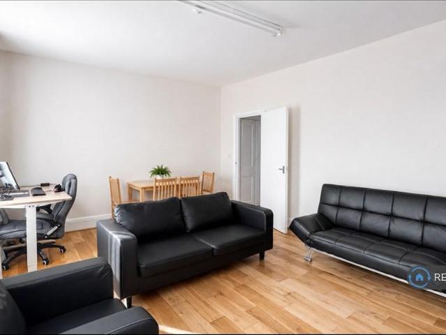 Apartment for rent in Maida Hill, Greater London