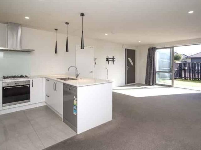 House for rent in Chaslands, Canterbury
