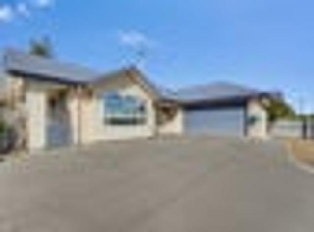 Townhouse for sale in Kerrytown, Canterbury