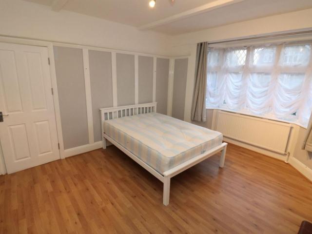 Room for rent in London Borough of Ealing, Greater London