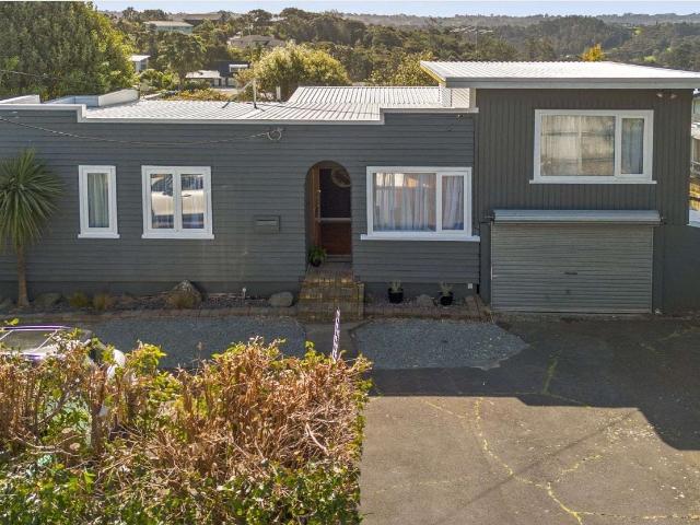 House for rent in Paremoremo, Oroua County
