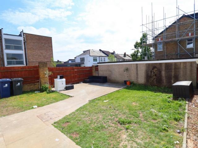 Room for rent in London Borough of Ealing, Hanwell
