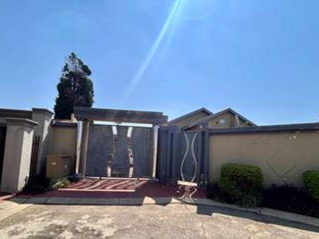 House for sale in Vosloorus, Gauteng