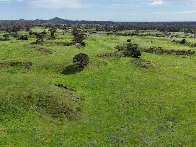 Cottage for sale in Carpendeit, Victoria